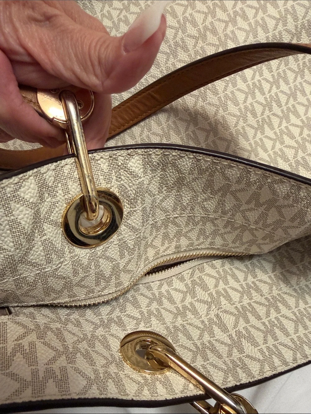 Michael Kors Elegant Beige Tote Bag